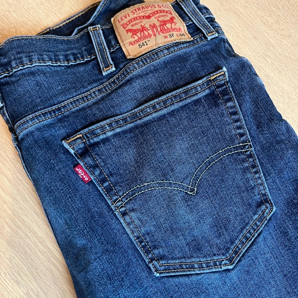 Levi’s 541 Jeans - Picture 1 of 4